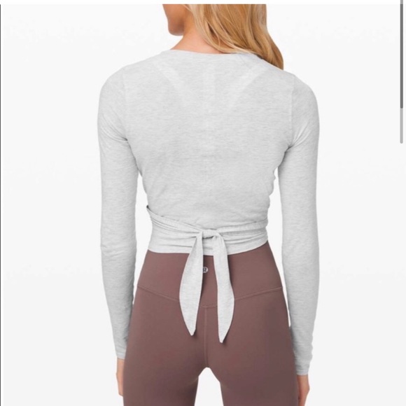 Sold-Lululemon Time to restore long sleeves pullover - Picture 2 of 6